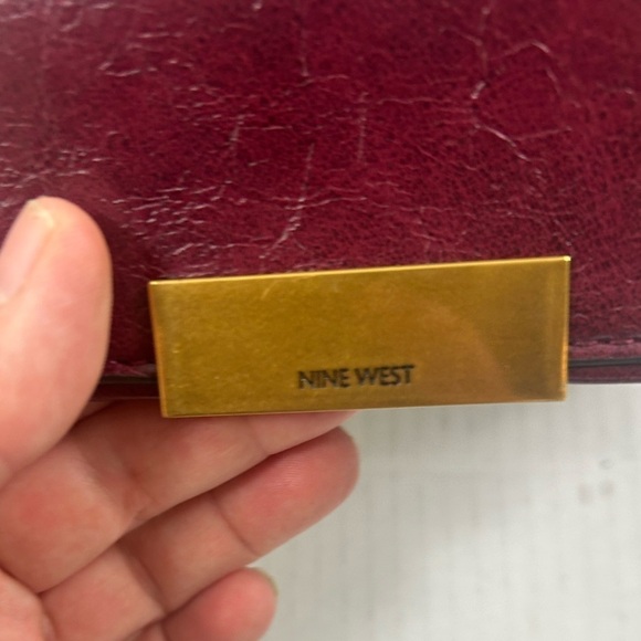 Nine West Susen Burgundy Sleek Minimalist Convertible Chain Crossbody Bag Purse - Picture 8 of 11